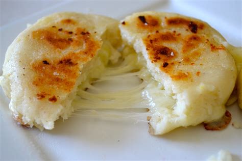  Arepas de Huevo: Um Prato Colombiano que Encanta com Sabor Cremoso e Textura Dourada!