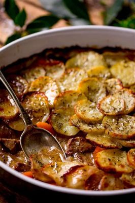  Lancashire Hotpot: Uma explosão de sabores ricos e suculentos em cada garfada!